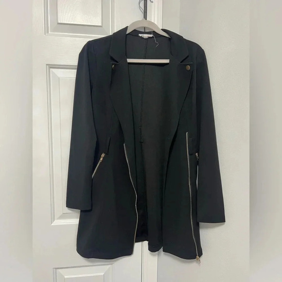 Black A’gaci Jacket - Picture 2 of 4